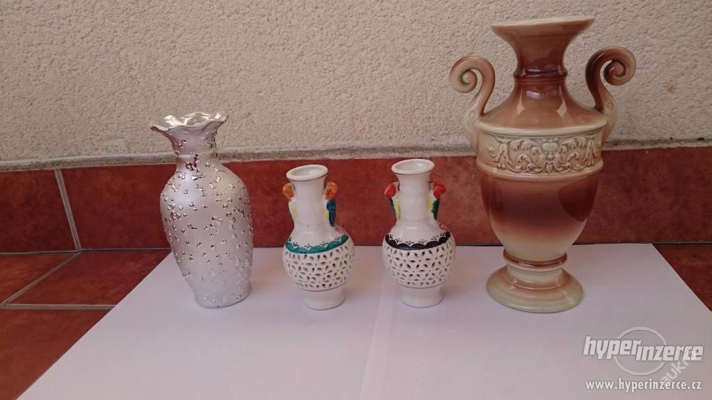 3 vázy a karafa z porcelánu - foto 2