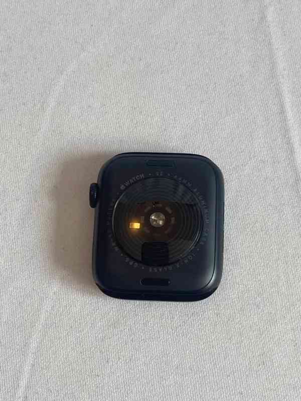 Apple Watch SE 2. generace (GPS) Aluminium 44 mm v proved... - foto 5