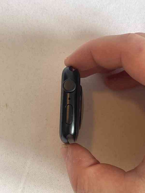Apple Watch SE 2. generace (GPS) Aluminium 44 mm v proved... - foto 6