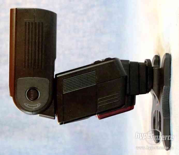 Výkonný blesk Sigma EF-500 pro Canon - foto 10
