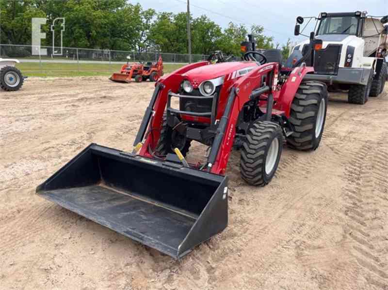 Traktor MASSEY FERGUSON 2705E  - foto 4