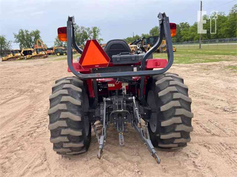 Traktor MASSEY FERGUSON 2705E  - foto 2