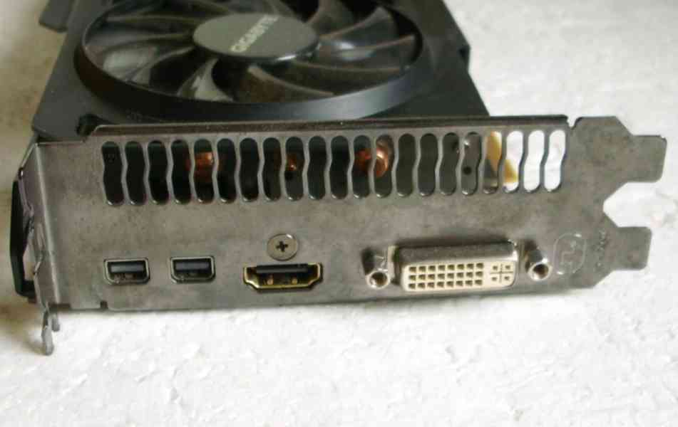 Radeon R9 280X Gigabyte WindForce 3X - foto 2