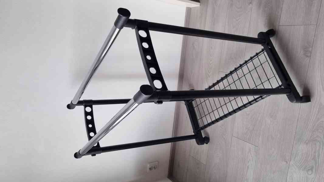 Věšák na oblečení - foto 3