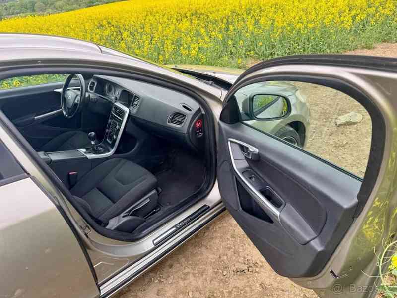Volvo S60 1,6 (2011) - foto 5