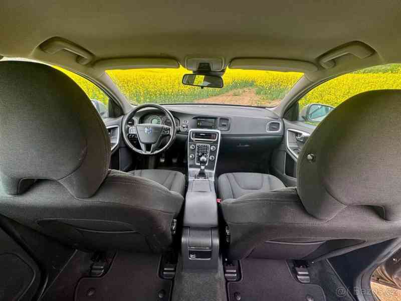 Volvo S60 1,6 (2011) - foto 9