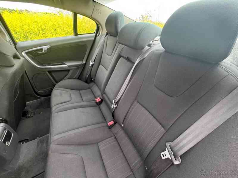 Volvo S60 1,6 (2011) - foto 11