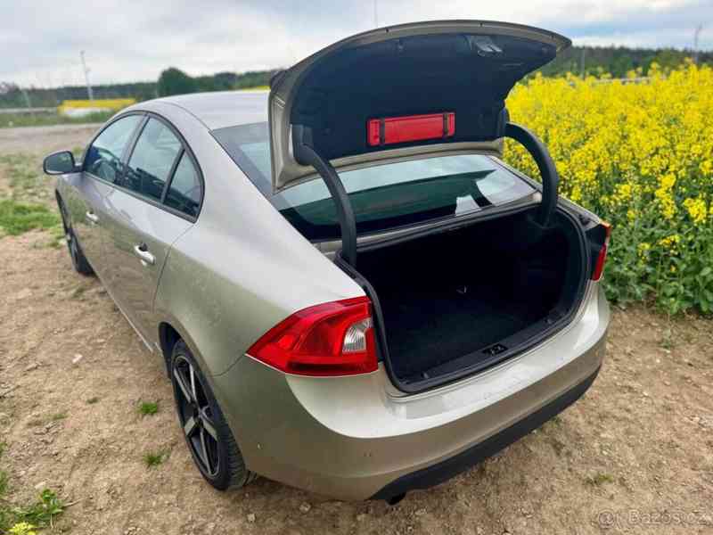 Volvo S60 1,6 (2011) - foto 4