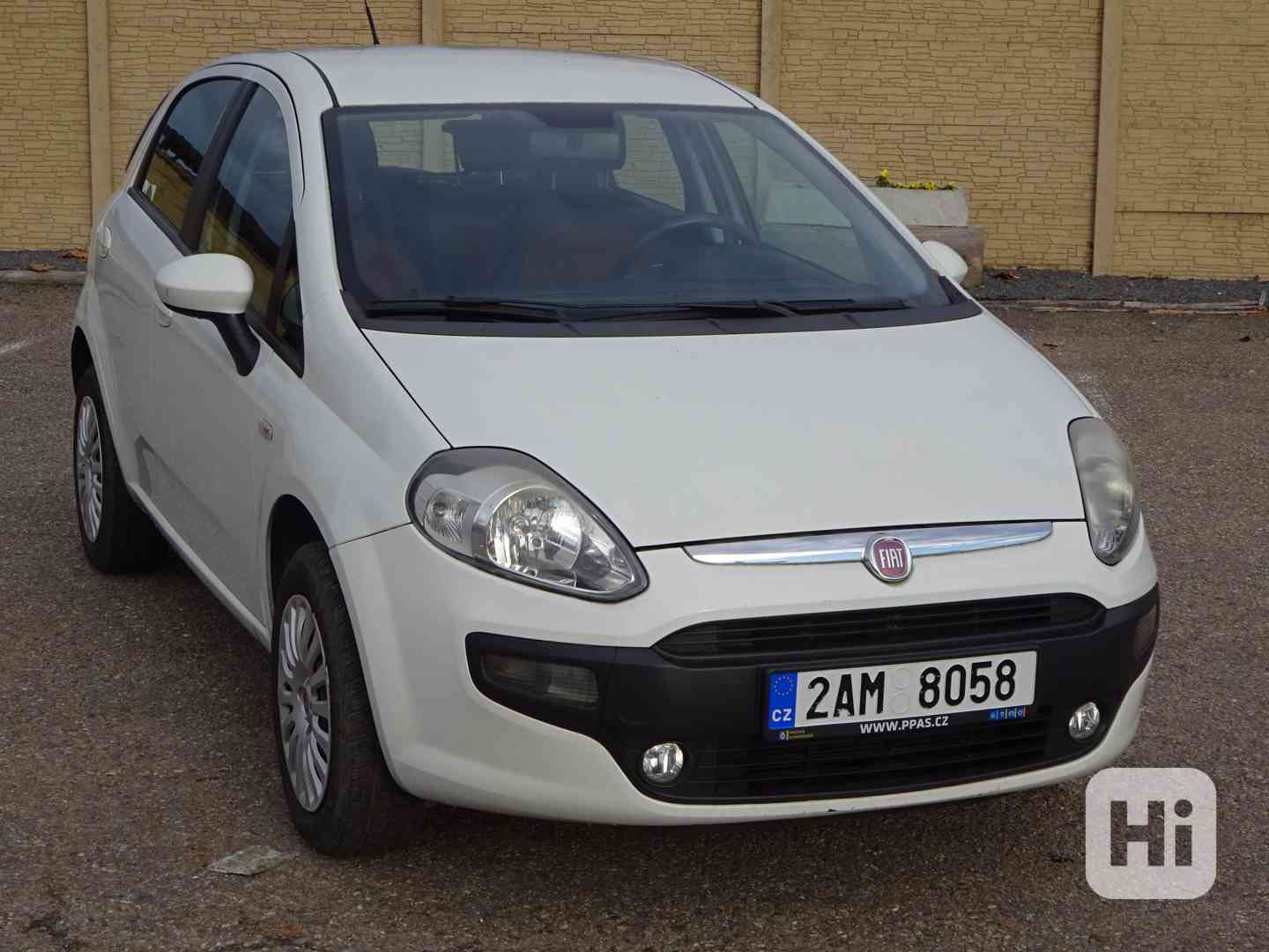Fiat Punto 1.4i CNG r.v.2011 1.Maj.serv.kníž.ČR (DPH)  - foto 1