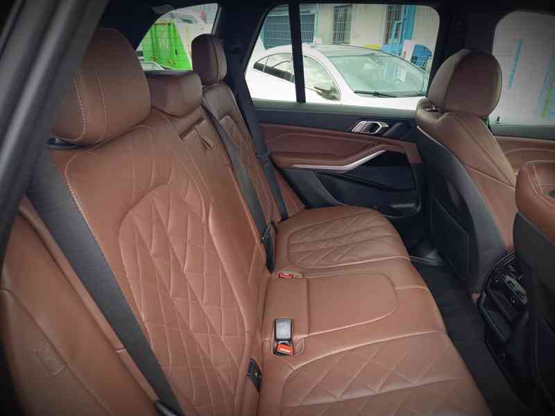 BMW X5 3,0d xDrive Sport Individual DPH  - foto 11