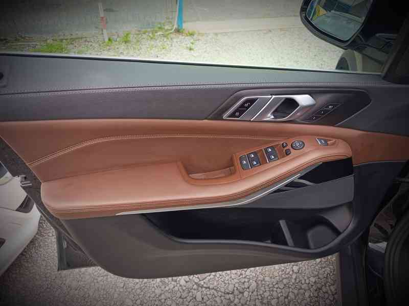 BMW X5 3,0d xDrive Sport Individual DPH  - foto 17