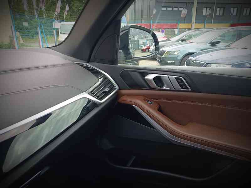 BMW X5 3,0d xDrive Sport Individual DPH  - foto 21