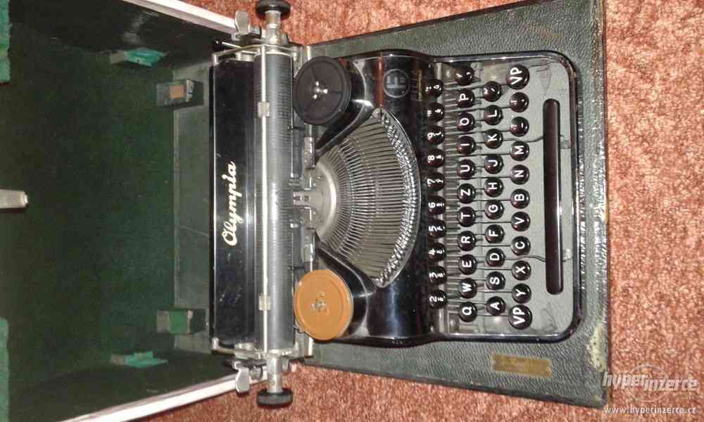 Kufříkový psací stroj - Olympia - foto 1