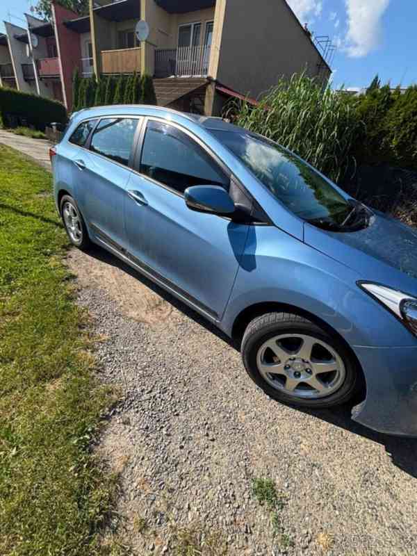 Hyundai i30 1,6   rok výroby 2012 - foto 12