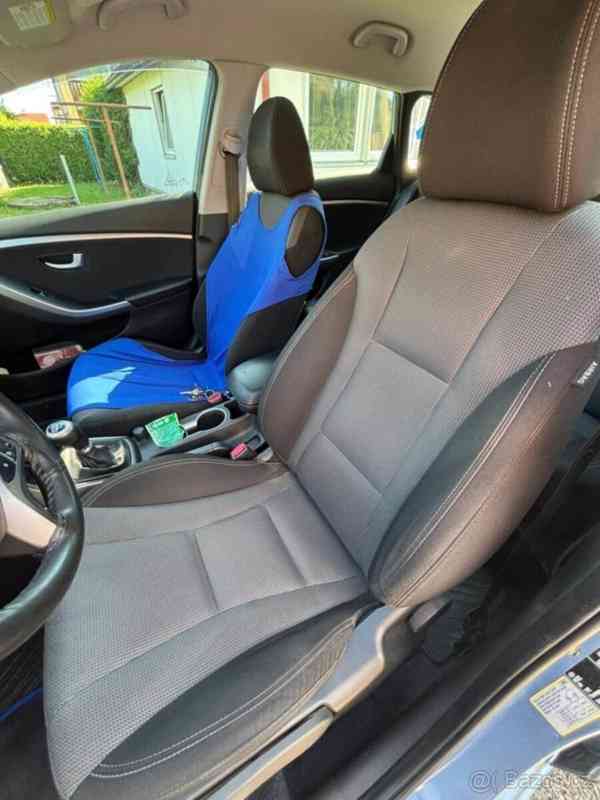 Hyundai i30 1,6   rok výroby 2012 - foto 4