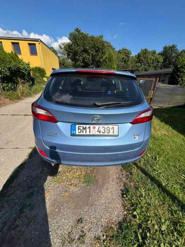 Hyundai i30 1,6   rok výroby 2012 - foto 11