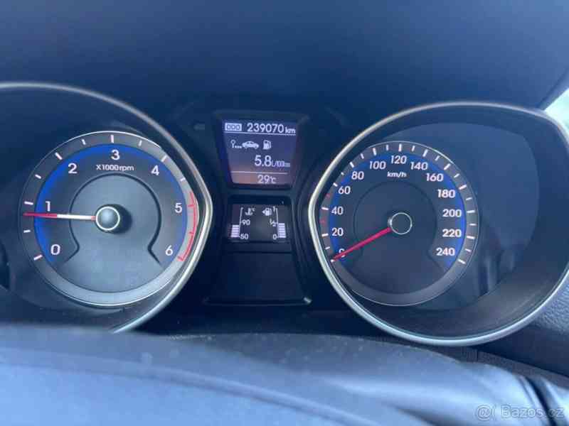 Hyundai i30 1,6   rok výroby 2012 - foto 3