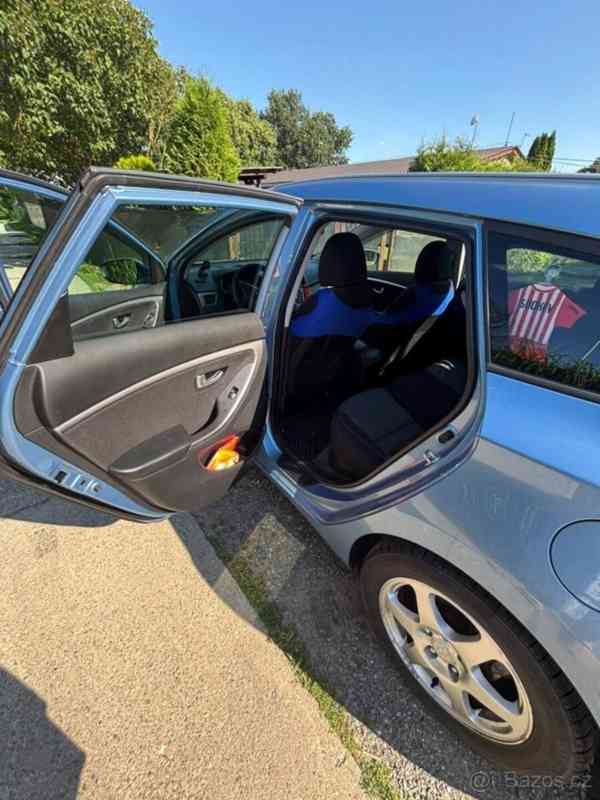 Hyundai i30 1,6   rok výroby 2012 - foto 5