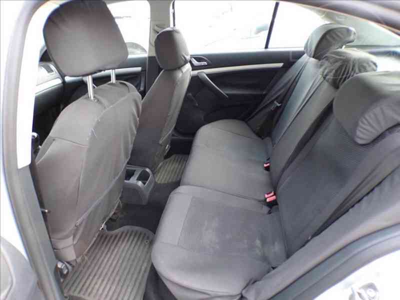 Škoda Octavia 1,6 MPI KLIMA - foto 9