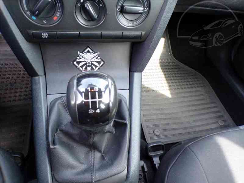 Škoda Octavia 1,6 MPI KLIMA - foto 7
