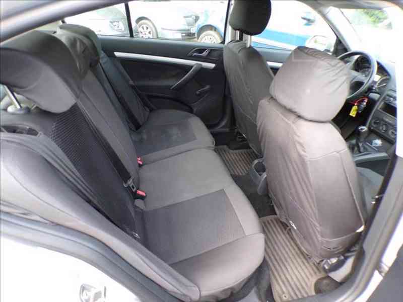 Škoda Octavia 1,6 MPI KLIMA - foto 11