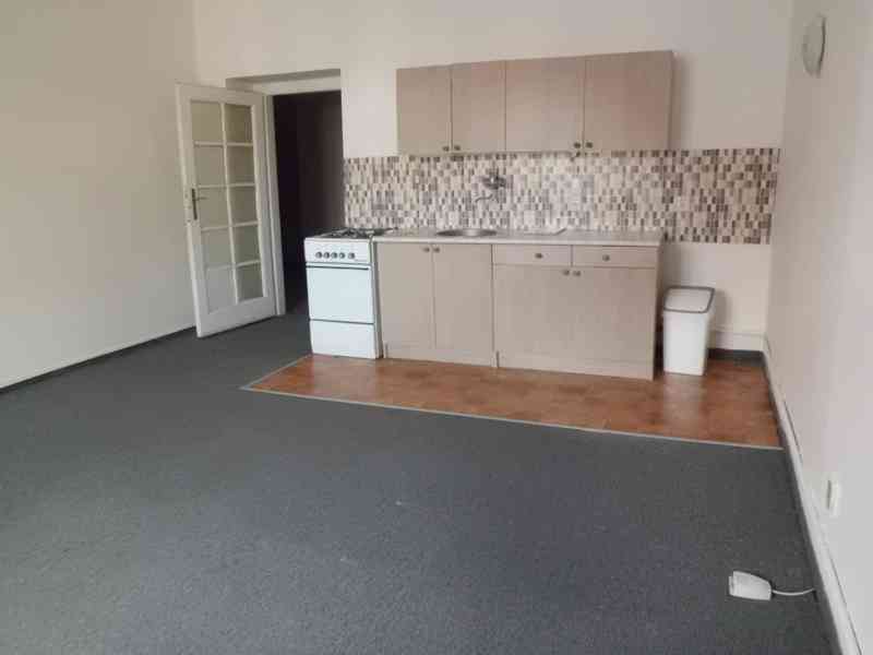 Pronájem garsonky 30 m2  Praha 10 Strašnice, volné ihned - foto 2