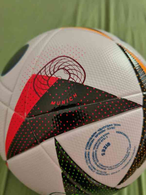 Fotbalový míč Adidas UEFA Euro 2024, Vel. 5 - foto 8
