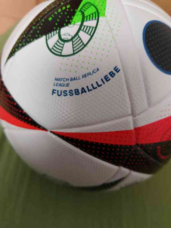 Fotbalový míč Adidas UEFA Euro 2024, Vel. 5 - foto 4