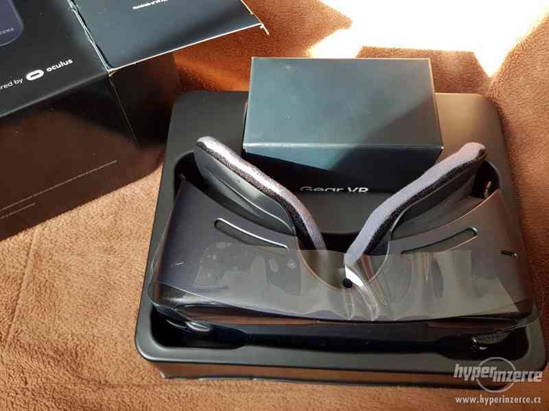 Samsung Gear VR s ovladanim - foto 3