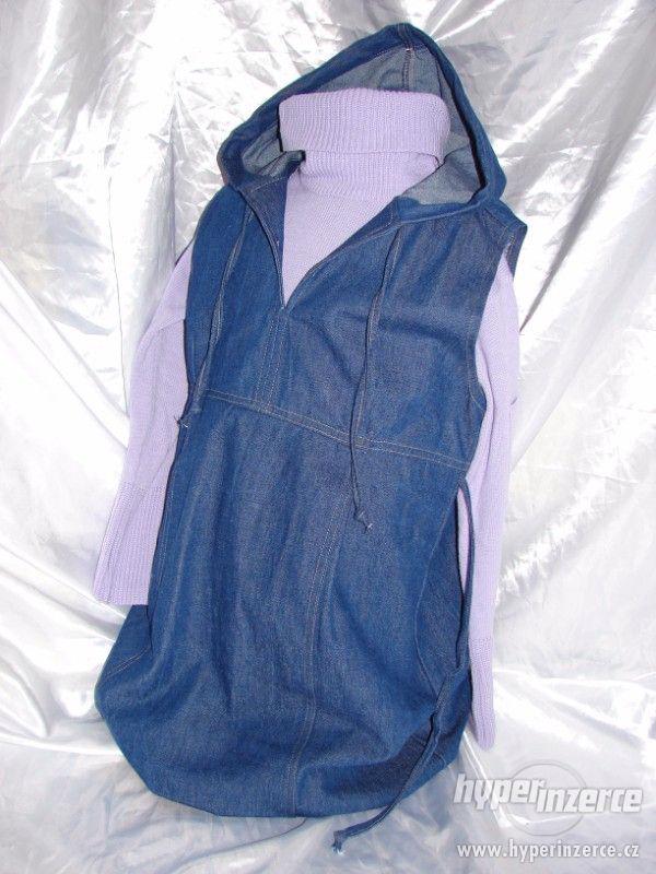 Těhotenské džínové  šaty s kapucí na konec zimy- jaro - foto 2