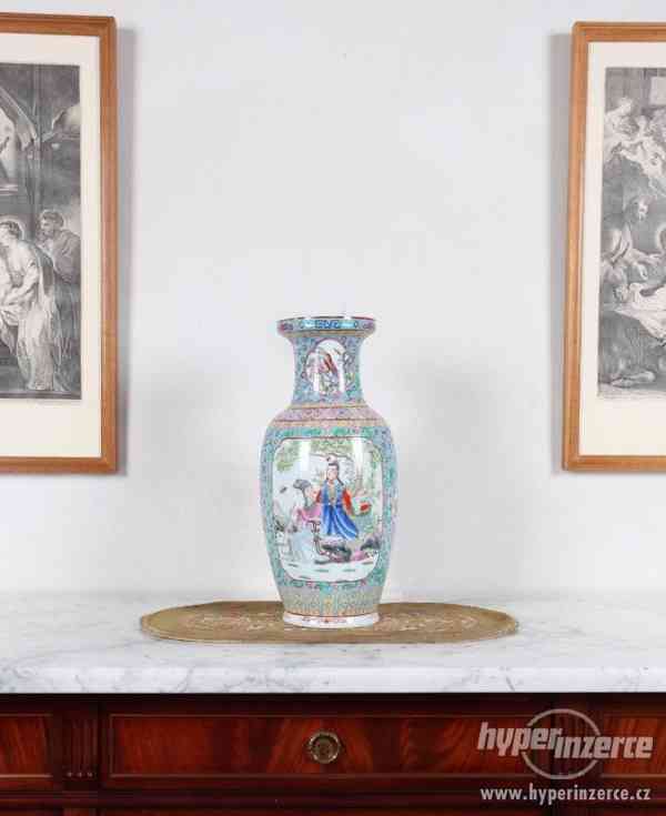 Čínská ručně malovaná váza. Signovaná - foto 1
