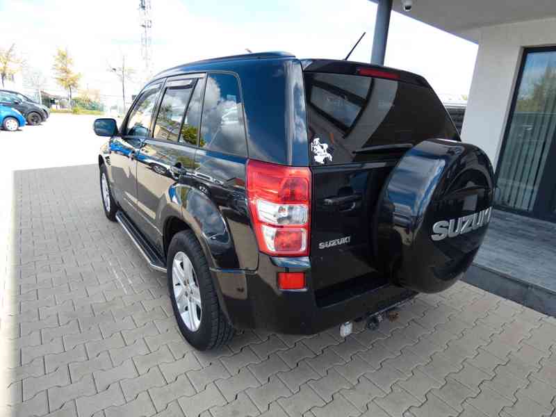 Suzuki Grand Vitara 2,0i benzín 103kw - foto 12