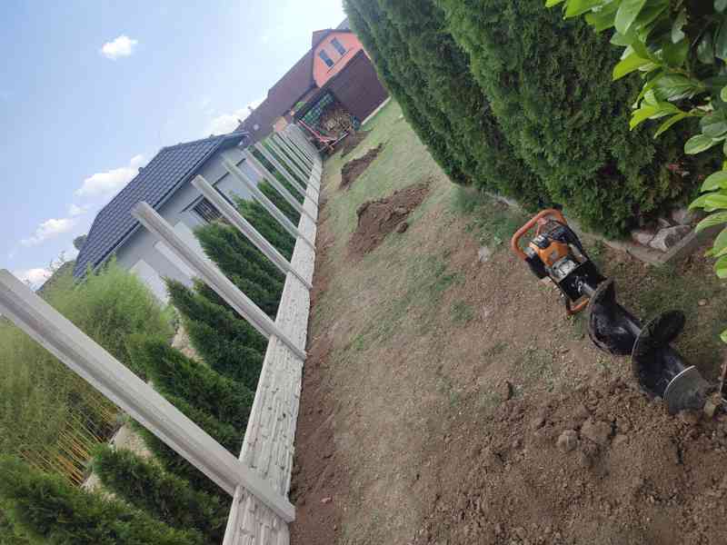 Stavba betonových plotu - foto 7