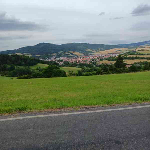 Lukrativní práci pro milenku 