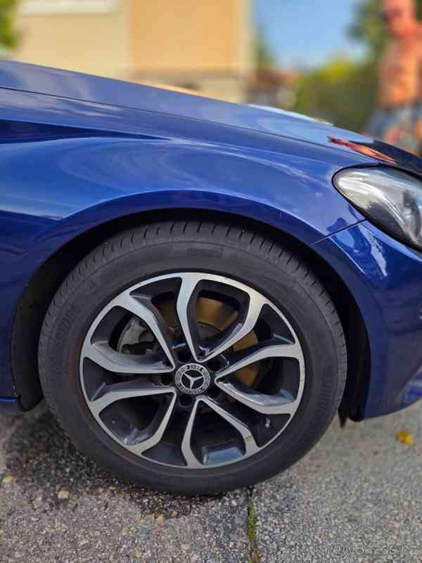 Mercedes-Benz Třídy C 2,2   220 D kombi 125kw black editio - foto 8