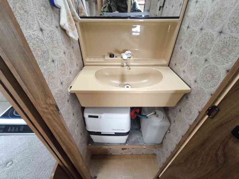 Karavan který nebyl nikdy v provozu. Německý čistopis. - foto 11