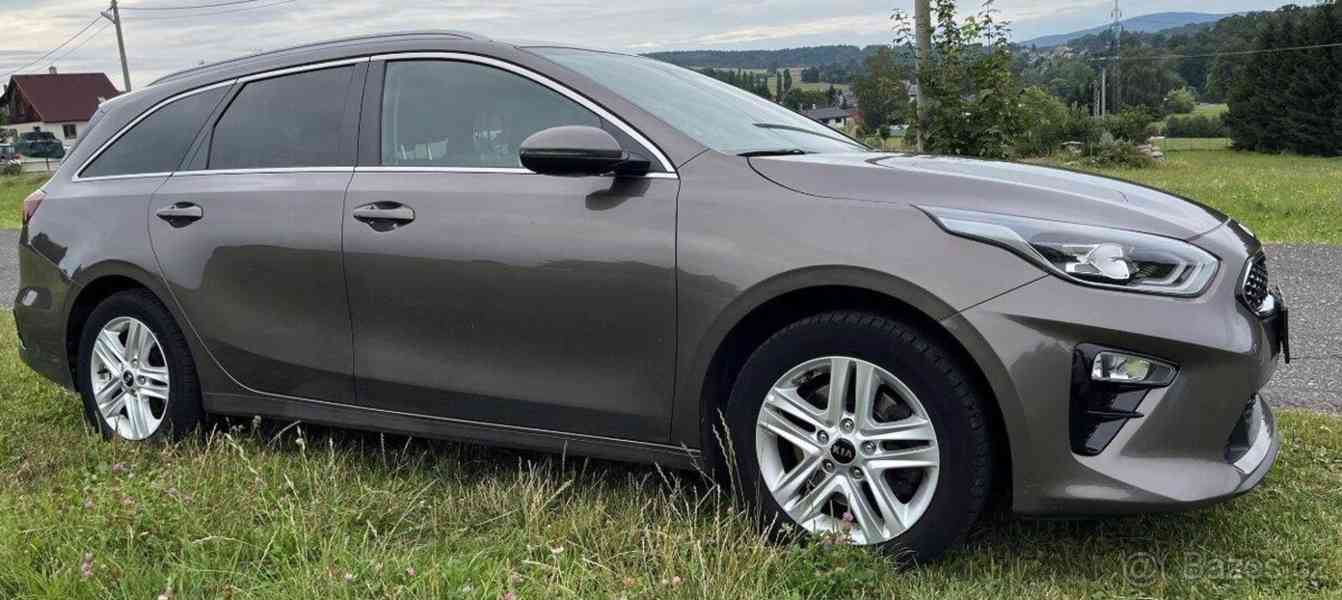 Kia Ceed 1,4   SW 1,4-GDi TOP + sada zimn - foto 17