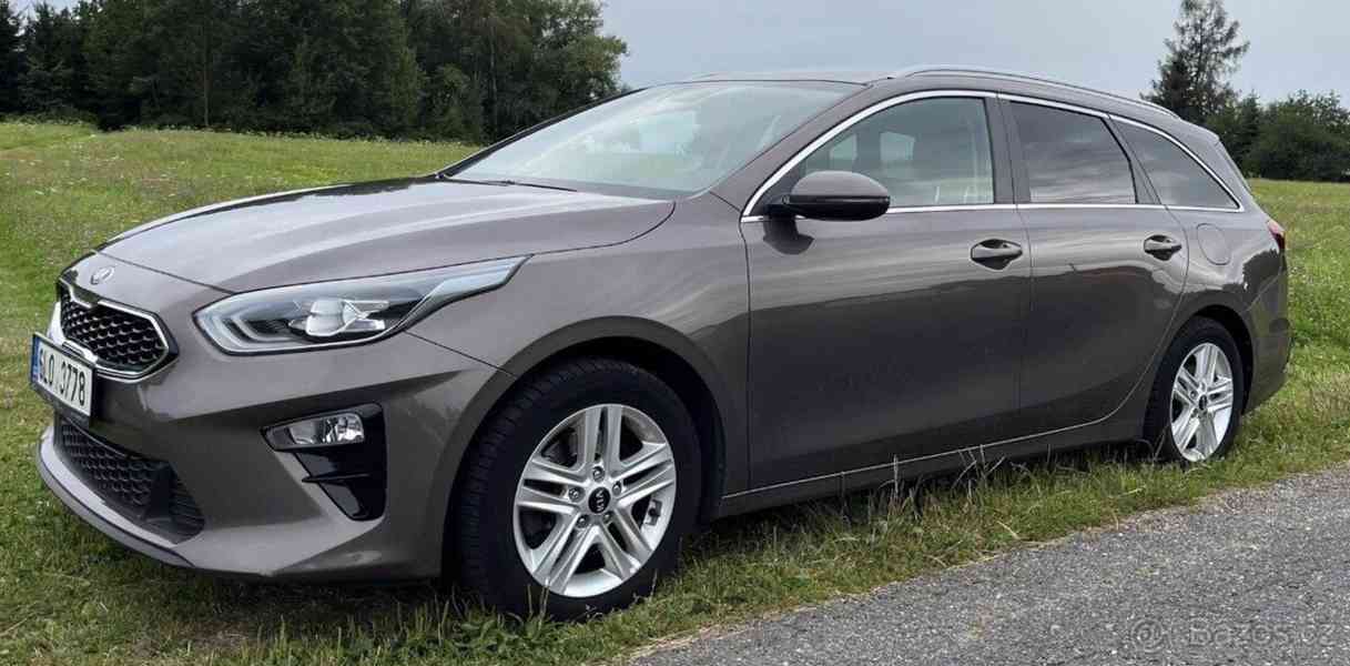 Kia Ceed 1,4   SW 1,4-GDi TOP + sada zimn - foto 14