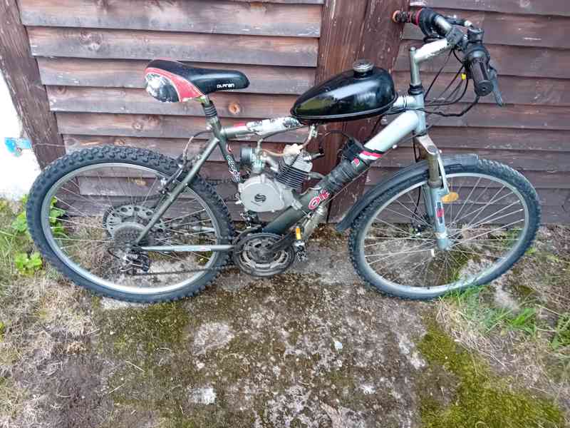 Prodám horské kolo s novým benzinovým motorem - foto 3