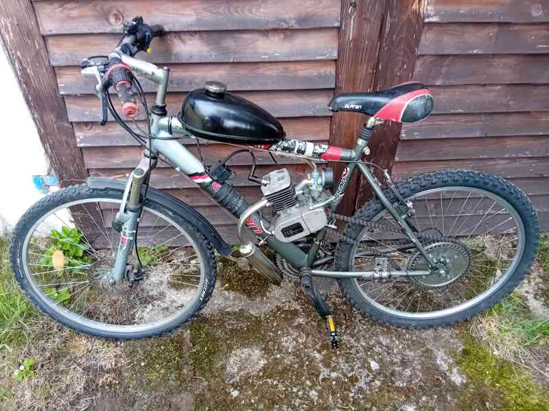 Prodám horské kolo s novým benzinovým motorem - foto 4