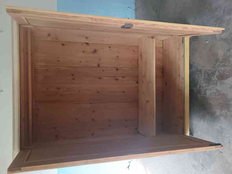malovaná skříň po renovaci - foto 4