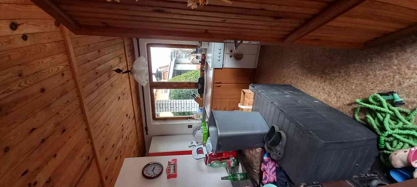 Zahrádku se zahradním domkem a skleníkem - foto 4