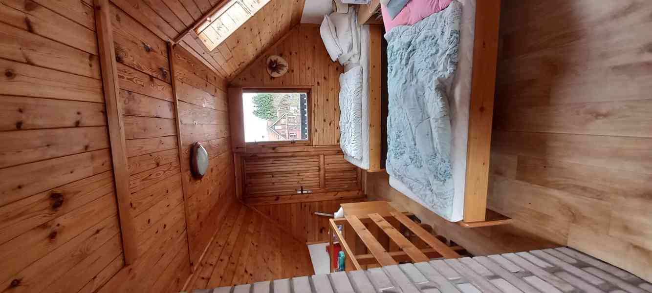 Zahrádku se zahradním domkem a skleníkem - foto 10