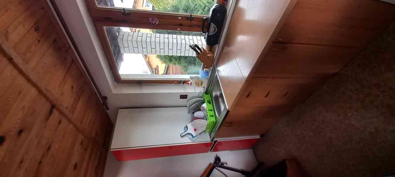 Zahrádku se zahradním domkem a skleníkem - foto 5