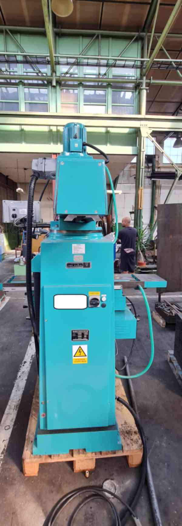 Frézka FNK 25 A, r. v. 1982, po GO  - foto 12