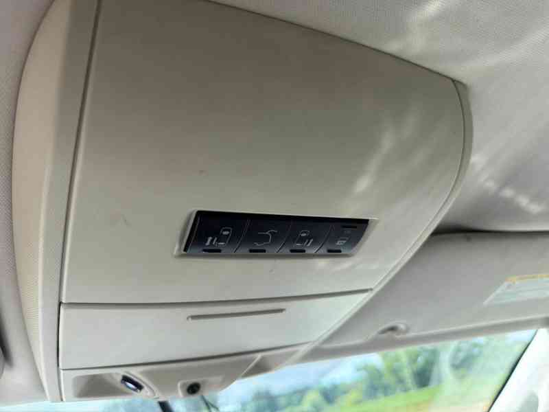 Chrysler Grand Voyager 3.8 RT LPG, Kůže EU 2008 - foto 20