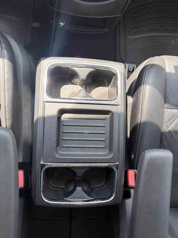 Chrysler Grand Voyager 3.8 RT LPG, Kůže EU 2008 - foto 19