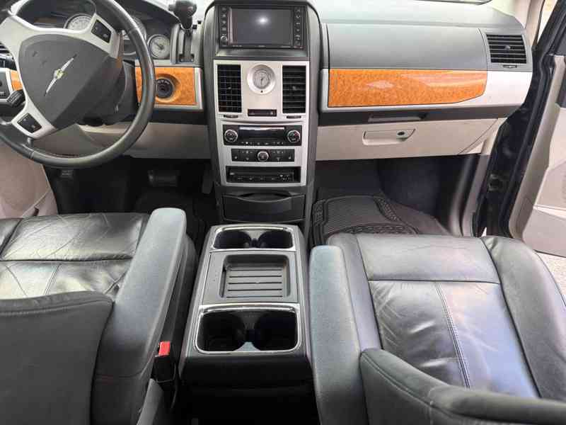 Chrysler Grand Voyager 3.8 RT LPG, Kůže EU 2008 - foto 11