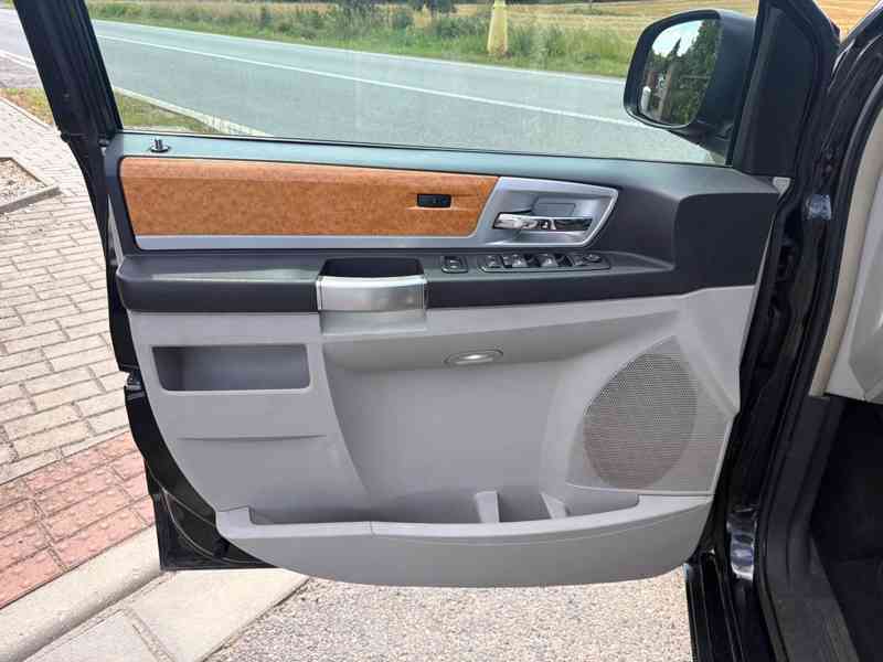 Chrysler Grand Voyager 3.8 RT LPG, Kůže EU 2008 - foto 14