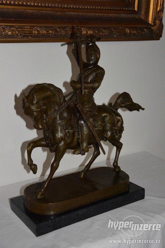 Zámecká bronzová socha rytíře na koni-TOP - foto 3